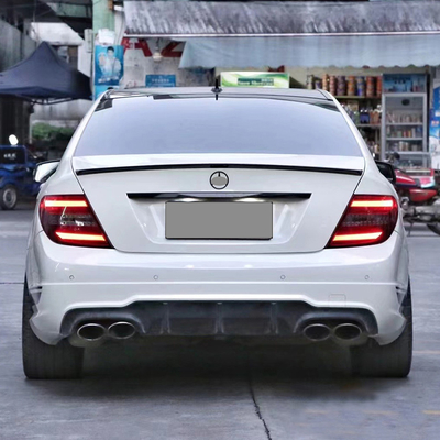 Morden Luxury Rear Bumper Diffuser PP Plástico para Mercedes-Benz Classe C W204 Upgrade
